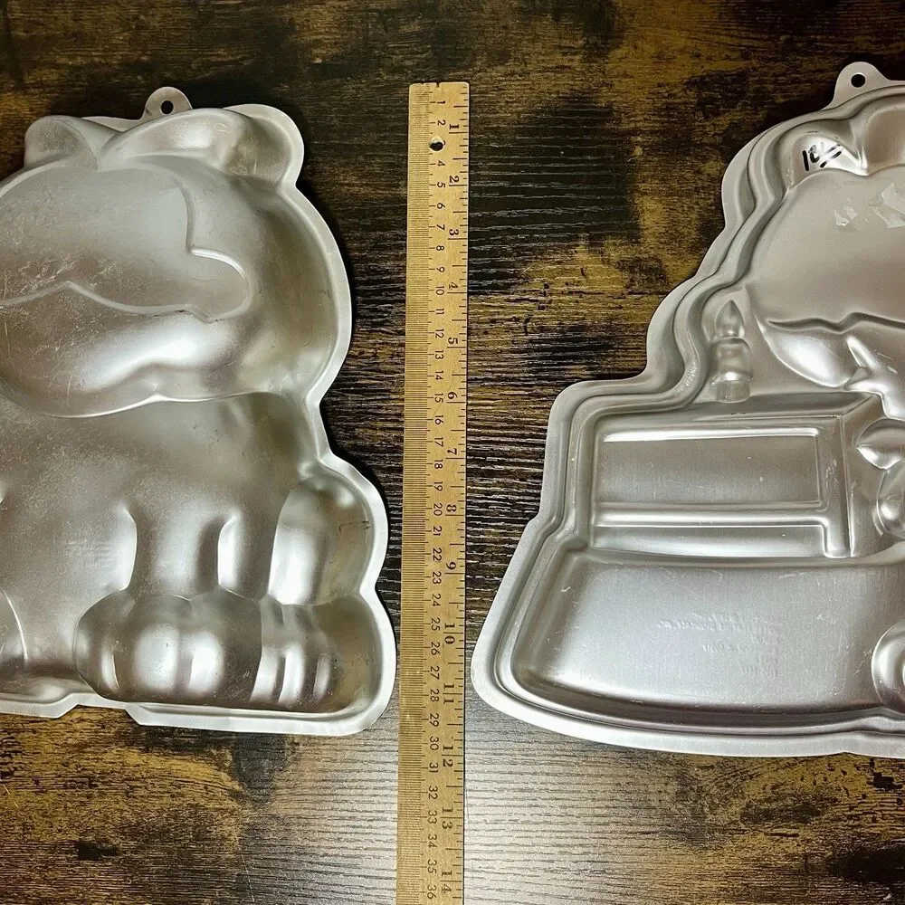 Wilton Garfield Cake Pan Set 2 Vintage Aluminum Character Molds 2105-2447